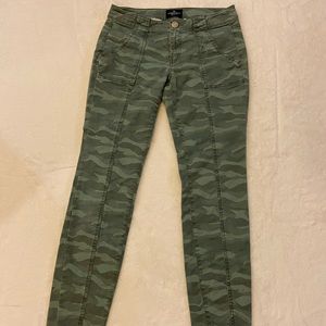 American Eagle AE camouflage skinny jeans pants 2